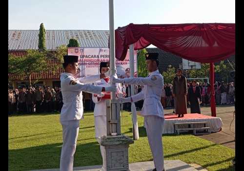 Peringati Hardiknas, Bupati Kendal Pastikan Semua Anak Mendapatkan Pendidikan Yang Layak