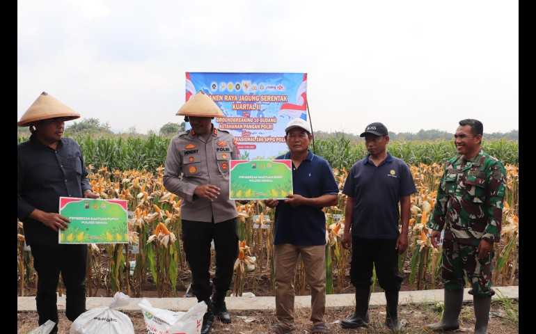 Kapolres Kendal Pimpin Panen Raya Jagung Serentak dan Launching SPPG Polri