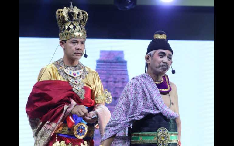 Momen Spesial Ganjar Main Ketoprak Sumpah Amukti Palapa