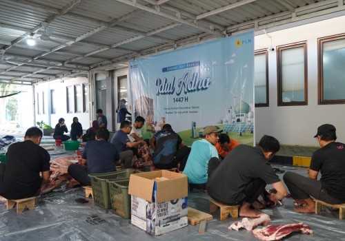 Tebar Kepedulian di Hari Raya Iduladha 1447 H, PLN UIP JBT Salurkan Daging Kurban kepada 2.400 Penerima Manfaat