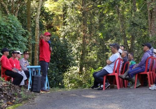 Lereng Lawu Terancam, Ketua DPRD Jateng Sumanto Serukan Gerakan Menanam Pohon