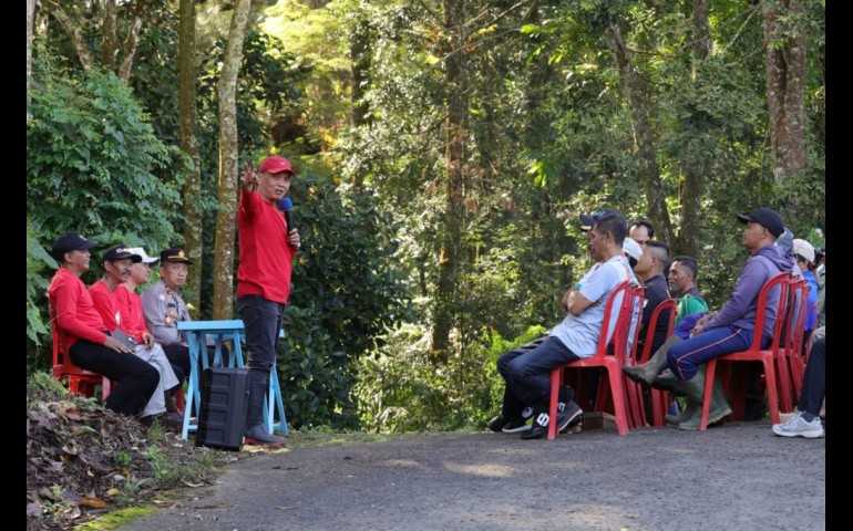 Lereng Lawu Terancam, Ketua DPRD Jateng Sumanto Serukan Gerakan Menanam Pohon