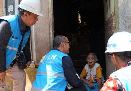 Wujudkan Jabar Terang, Pemprov Jawa Barat Bersama PLN Sambungkan Listrik Gratis bagi 85 Keluarga di Cipongkor, Bandung Barat