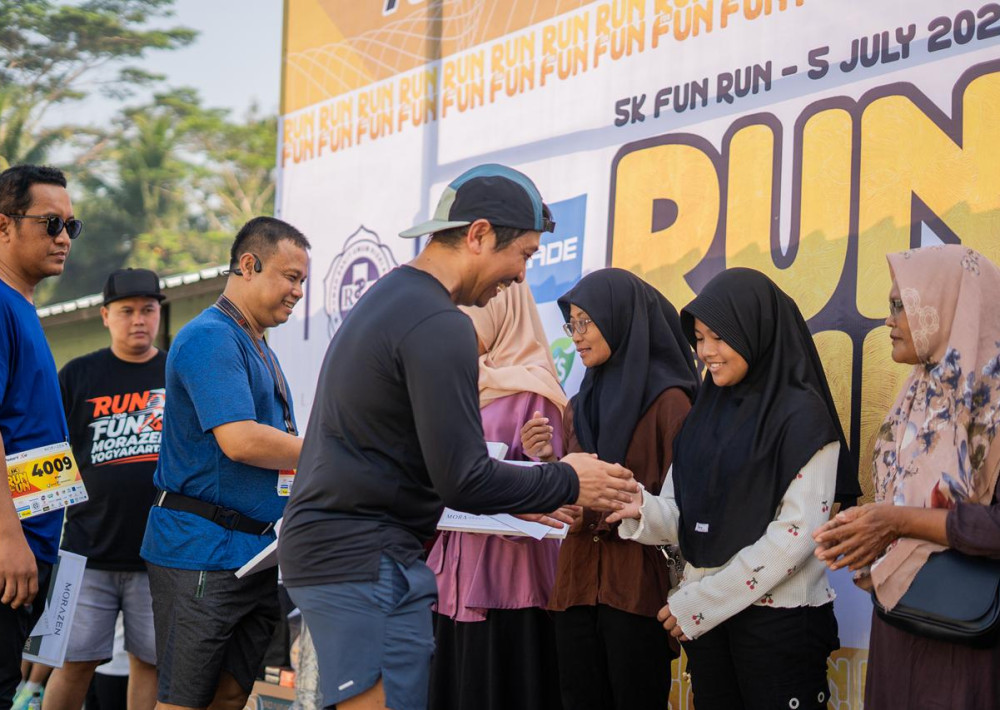 MORAZEN Yogyakarta Perkuat Komitmen ESG, Lima Anak Terima Beasiswa Pendidikan