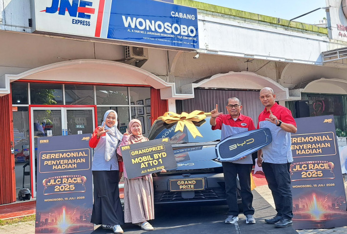 Member JLC Asal Wonosobo Raih Mobil Listrik dari JNE, Bukti Produk Daerah Mampu Bersaing di Tingkat Nasional