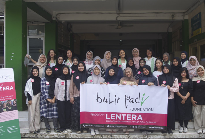 Yayasan Bulir Padi dan Yayasan Maleo Dorong Kesiapan Kerja Perempuan Muda Prasejahtera Banten lewat Program LENTERA