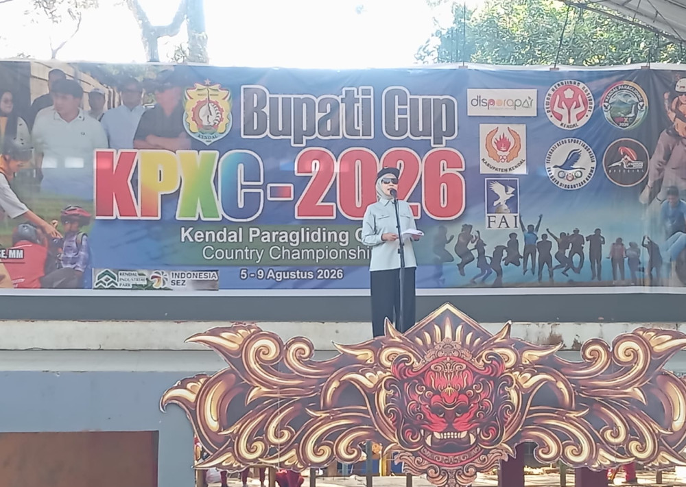 Bupati Kendal Buka Kejuaraan Paragliding Nasional KPXC Bupati Cup 2026 di Curug Sewu