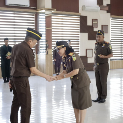 Gantikan Erich Folanda, Waito Wongateleng Resmi Jadi Wakajati Jateng
