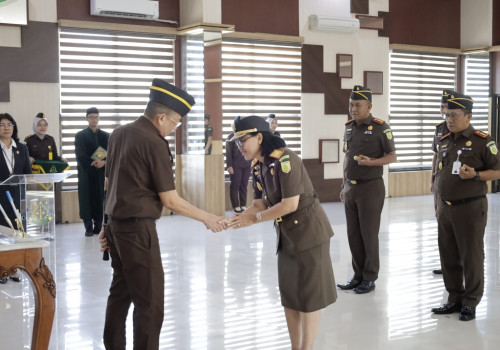 Gantikan Erich Folanda, Waito Wongateleng Resmi Jadi Wakajati Jateng