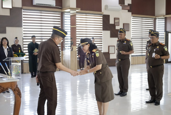 Gantikan Erich Folanda, Waito Wongateleng Resmi Jadi Wakajati Jateng