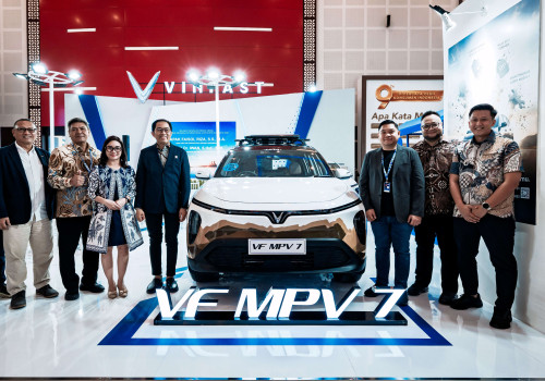 VinFast Hadirkan Ekosistem Mobilitas Hijau di GIIAS Surabaya 2026