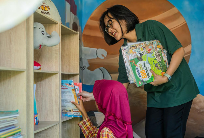 Dukung Literasi Sejak Dini, MORAZEN Yogyakarta Tambah 90 Buku untuk SDN 1 Temon Wetan
