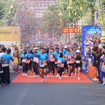 Menuju Satu Dekade Borobudur Marathon, Ribuan Pelari Semarakkan Bank Jateng Friendship Run