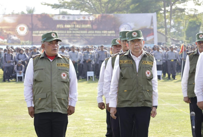 Kajati Teguh Subroto Dikukuhkan sebagai Ketua Aslinmas Jateng, 243.543 Satlinmas Diperkuat