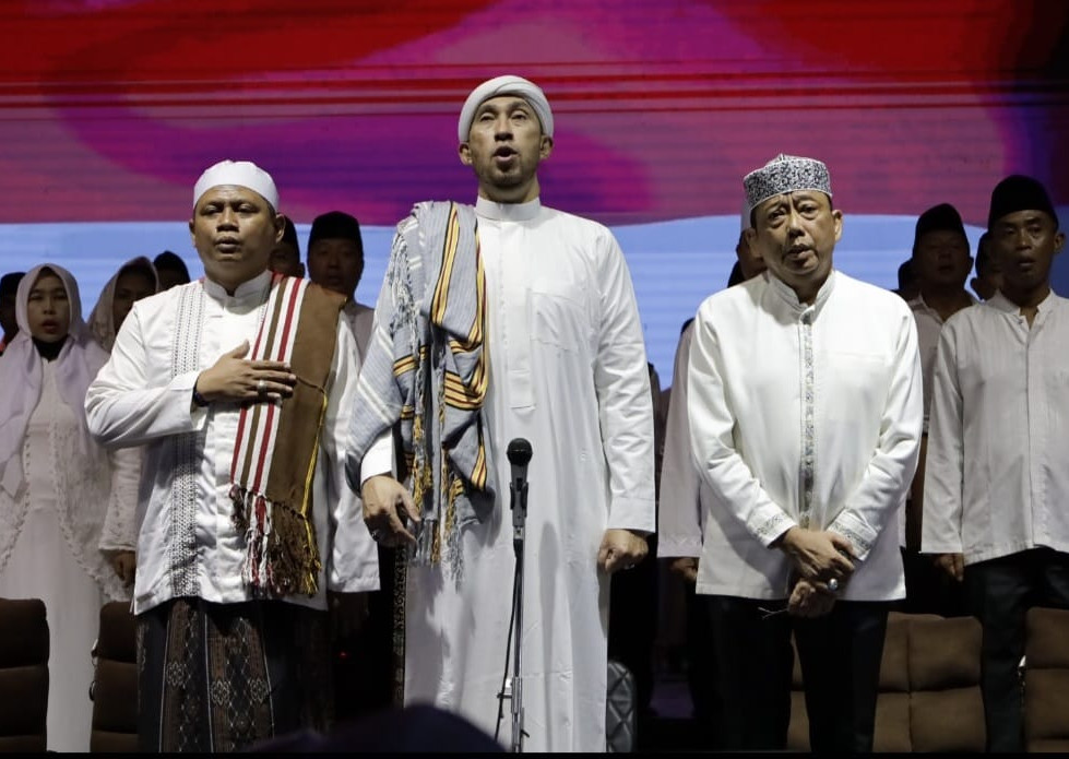 Raih Keberkahan, Rajut Kepercayaan: Puluhan Ribu Jemaah Hadir dalam Sholawat Kejati Jateng