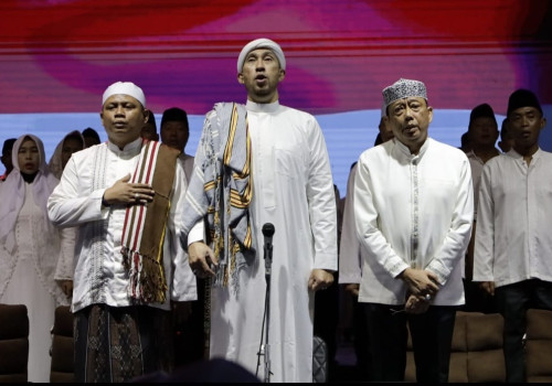 Raih Keberkahan, Rajut Kepercayaan: Puluhan Ribu Jemaah Hadir dalam Sholawat Kejati Jateng