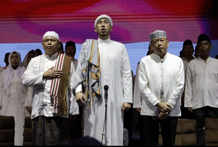 Raih Keberkahan, Rajut Kepercayaan: Puluhan Ribu Jemaah Hadir dalam Sholawat Kejati Jateng