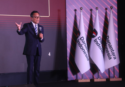 Transformasi Berorientasi Pelanggan, PLN Raih Sector Champion dan Runner Up BUMN Layanan Terbaik Danantara Indonesia CX100 Award 2026