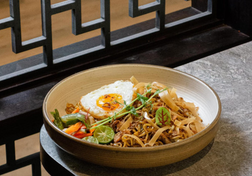 ARTOTEL Harmoni Jakarta Hadirkan Menu Nostalgia, Nasi Kuning Disulap Jadi Burger