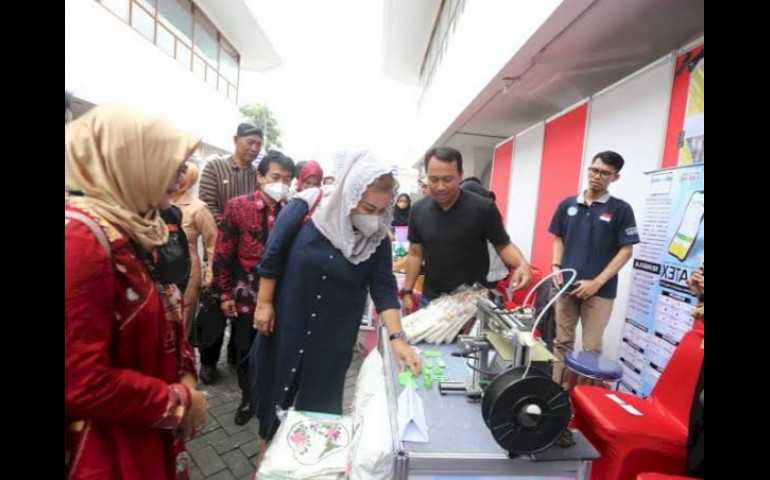Peringati Hari ibu, Pemkot Semarang Gelar Lomba di Aloon-aloon Johar