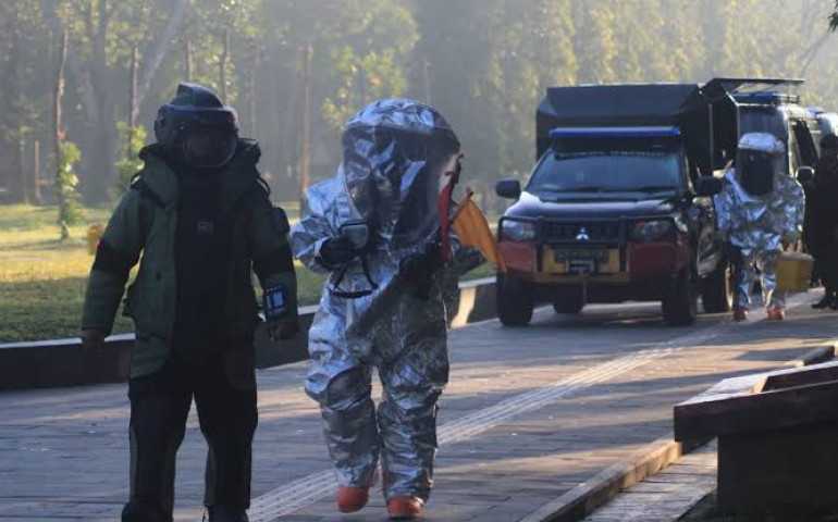 Brimob Polda Jateng Laksanakan Simulasi Penanganan Teror Jelang Nataru
