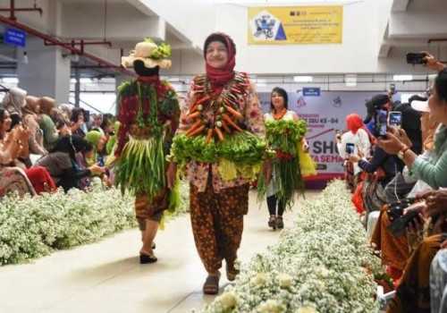 Meriah, Pemkot Semarang Rayakan Hari Ibu di Aloon-aloon Johar