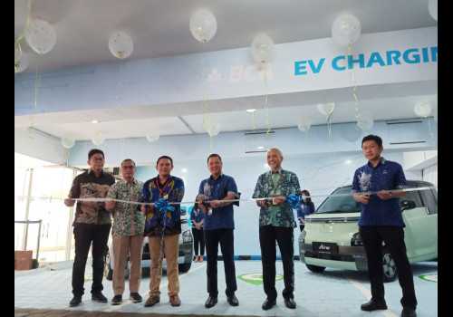 BCA Dukung Energi Terbarukan, Hadirkan Electric Vehicle Charging Station di Semarang