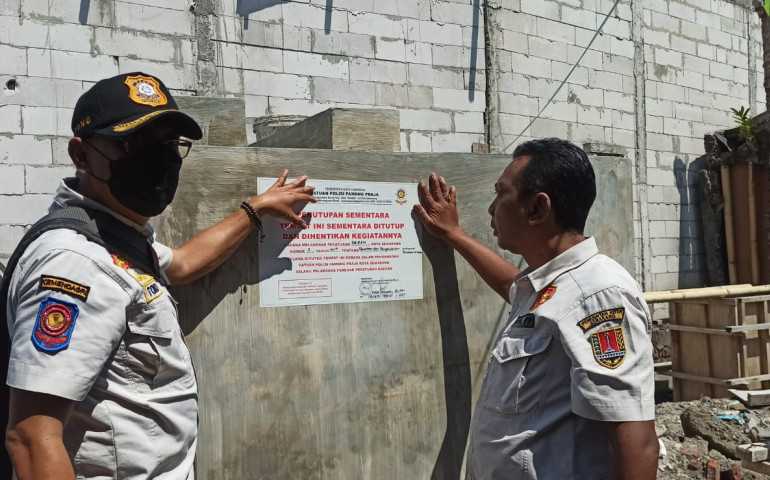Satpol PP Kota Semarang Segel Tower Seluler Tanpa Izin
