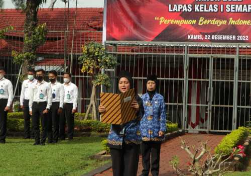 Mempesona, Pegawai Perempuan Lapas Semarang Menjadi Petugas Upacara Hari Ibu ke -94