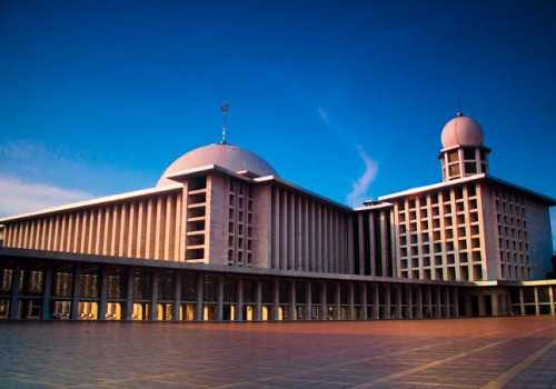 Masjid Istiqlal Siapkan Lahan Parkir Bagi Jemaat Gereja Katedral Saat Natal