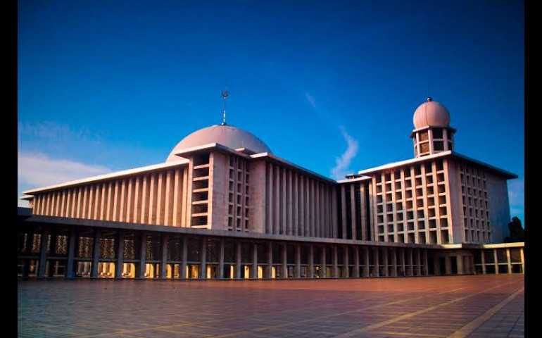 Masjid Istiqlal Siapkan Lahan Parkir Bagi Jemaat Gereja Katedral Saat Natal