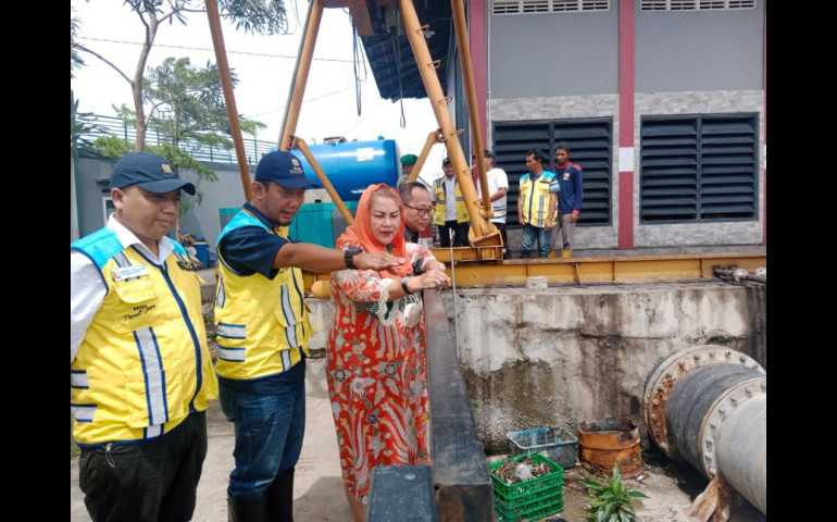 PLT Wali Kota Semarang Hevearita Temukan PJM Salahi Aturan Saat Tinjau Lokasi Banjir