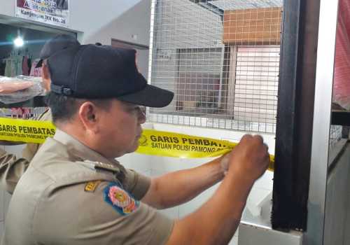 Sebanyak 15 Lapak Pedagang di Pasar Johar Baru Kembali di Segel Oleh Satpol PP Kota Semarang