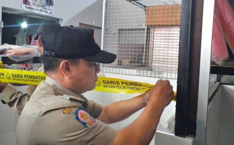 Sebanyak 15 Lapak Pedagang di Pasar Johar Baru Kembali di Segel Oleh Satpol PP Kota Semarang