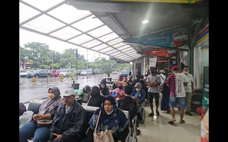 Curah Hujan Tinggi Semarang dan Kendal, KAI Sampaikan Permohonan Maaf Atas Gangguan Perjalanan