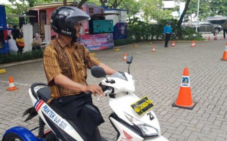Beri Kemudahan Bagi Penyandang Disabilitas, Satlantas Polrestabes Semarang Siap Bantu Pembuatan SIM A dan C