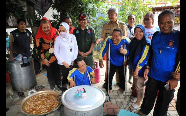 Pastikan Pasokan Pangan di Dapur Umum Tercukupi dan Perjalanan Penumpang KA Aman di Semarang