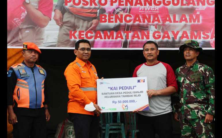 KAI Peduli Berikan Bantuan untuk Korban Bencana Banjir di Semarang