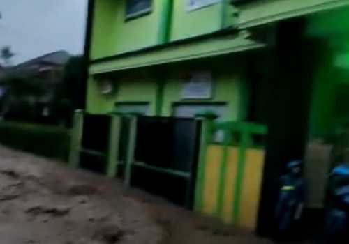 Sungai Kaligarang Kabupaten Semarang Meluap, Sejumlah Wilayah di Ungaran Terendam Banjir