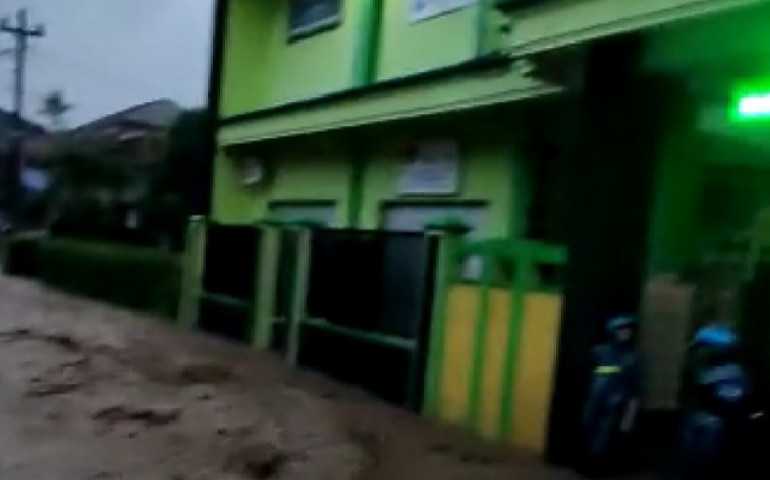 Sungai Kaligarang Kabupaten Semarang Meluap, Sejumlah Wilayah di Ungaran Terendam Banjir