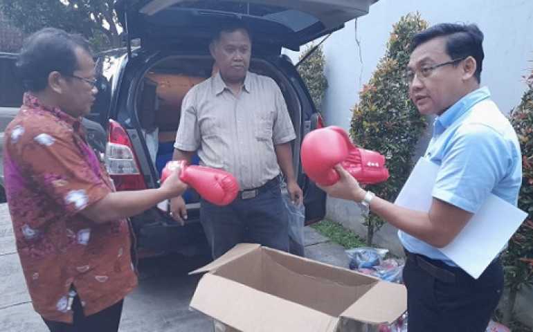 Support Petinju, KONI Jateng Beri Peralatan Tinju ke Pertina