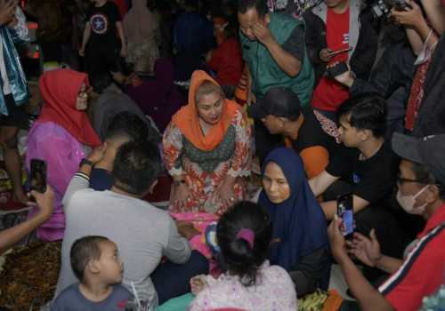 Sigap, Pemkot Semarang Arahkan Personil Segera Evakuasi Korban Banjir Meteseh Semarang
