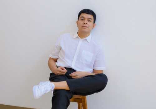 Tulus Selebrasikan 11 Tahun Berkarya Lewat “TULUS Tur Manusia 2023”