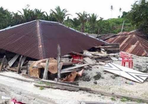Gempa 7,5 Magnitudo Hancurkan Belasan Rumah di Maluku