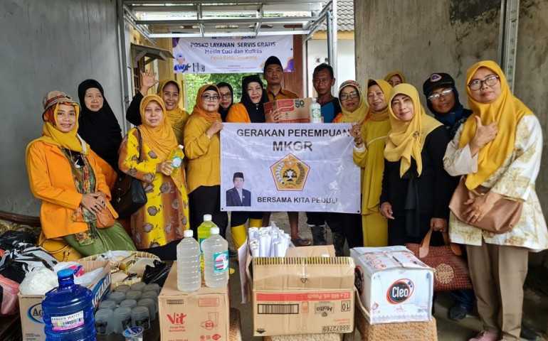 Bersama Kita  Berbagi, MKGR Jateng Bantu Korban Banjir Semarang