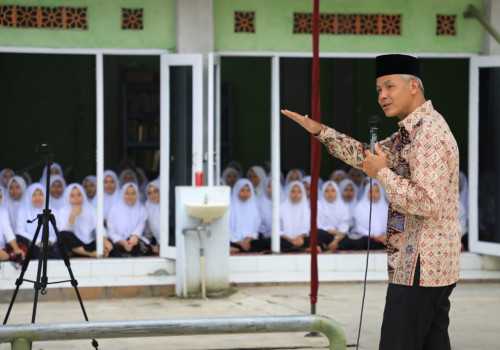 PPKM Sudah Dibuka, Ganjar Manfaatkan Silaturahmi dan Cari Solusi Bersama Masyarakat