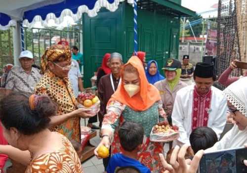 Warga Antusias Saksikan Kirab di Kampung Melayu, Plt Wali Kota Semarang Hevearita: Tahun Depan Kampung Melayu Jadi Bagus