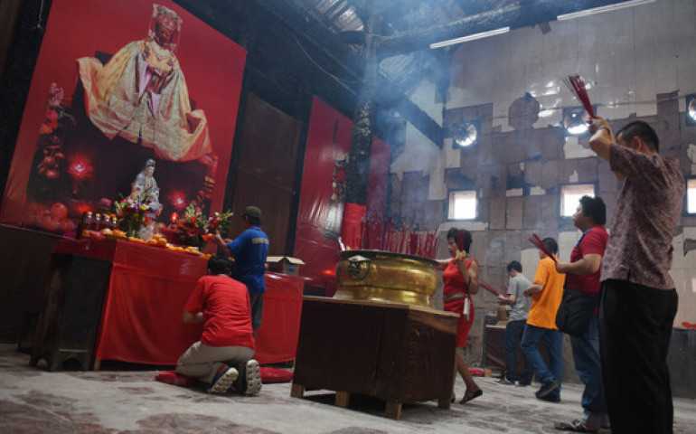 Jelang Imlek, Warga Tionghoa di Semarang Mulai Lakukan Ritual Ibadah