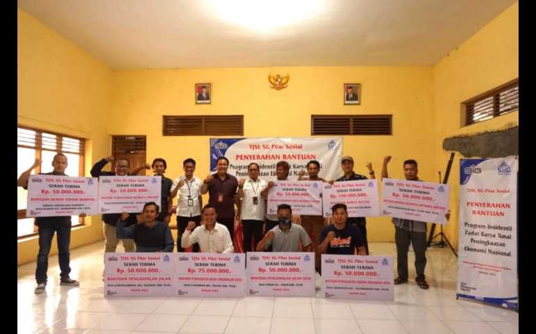 Mudahkan Akses Transportasi Desa di 4 Provinsi, Semen Indonesia Salurkan Bantuan Infrastruktur