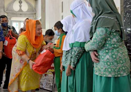 Pemkot Semarang Terima Bantuan Dari CSR Untuk Korban Banjir